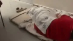 Пациенты лежат на полу в коридорах стационара в Шымкенте, акимат ссылается на разрешение Минздрава