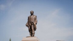 В Нур-Султане открыли памятник Канышу Сатпаеву