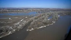 Вода пришла во дворы сельчан в Абайской области. Люди успели покинуть дома