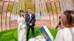 Сквер молодожёнов открыли в Астане