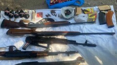 В Алматы на улице нашли два мешка с оружием и боеприпасами