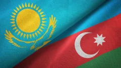 Токаев поздравил Алиева с подписанием мирной декларации с Арменией