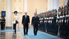 Президент Казахстана торжественно встретил премьер-министра Камбоджи в Акорде