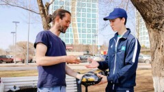 Астанчане продолжают менять вейпы на спортинвентарь