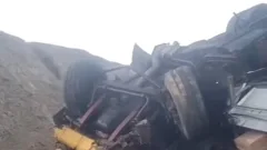 Фура раздавила "мазду" на трассе в Жетысуской области