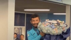Серебряного призёра Олимпиады Демеу Жадраева торжественно встретили в аэропорту Алматы