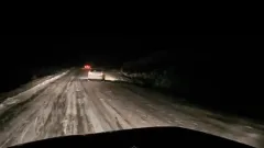 Осенний гололёд в ВКО: спасатели отбуксировали с трассы три автомобиля