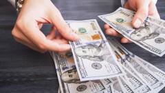 Сколько стоят доллар и рубль в обменниках Казахстана 7 июля