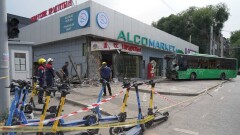 Суд арестовал на два месяца женщину, спровоцировавшую смертельное ДТП с автобусом в Алматы