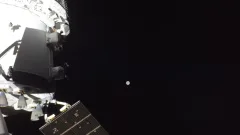 Лунная миссия "Артемида-2": корабль "Орион" прошёл больше половины пути