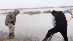 В Атырауской области начали взрывать искусственные плотины