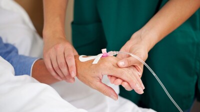 В Казахстане планируют улучшить условия труда медсестёр