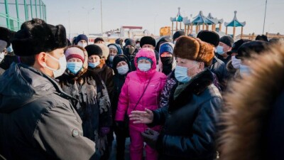 "Сделать окраины удобными микрорайонами". Кульгинов встретился с жителями ЖМ "Уркер"
