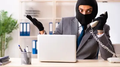 Вынуждают перезванивать: Генпрокуратура предупредила о новом виде мошенничества