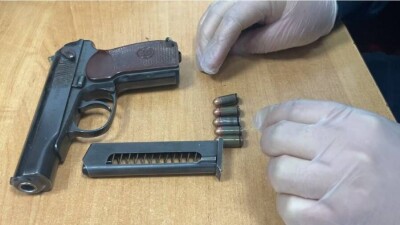 Пистолет Макарова изъяли у двоих задержанных полицейские Алматинской области