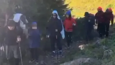 Признаки горной болезни: спасатели эвакуировали восьмилетнего ребёнка с пика Букреева в горах Алматы