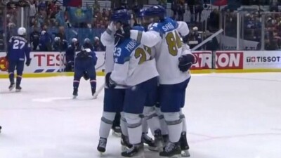Казахстан стартовал с победы на чемпионате мира по хоккею