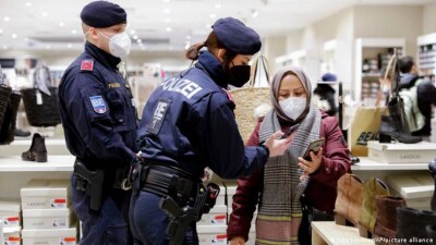 В Австрии вступил в силу закон об обязательной вакцинации от коронавируса