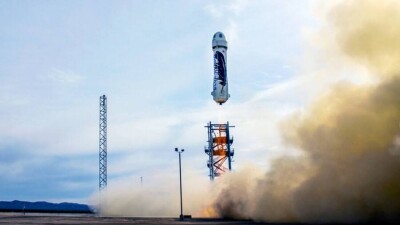Компания главы Amazon в пятый раз прокатила туристов в космос