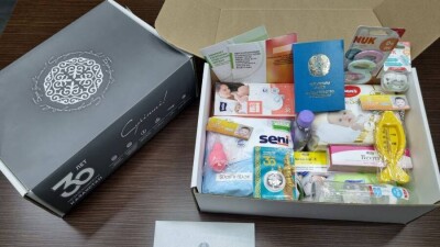 Дети, родившиеся в день 30-летия Независимости, получили памятные baby-боксы