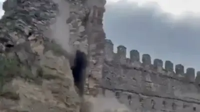 Средневековая башня в Испании рухнула на глазах у туристов