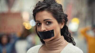 В Британии хотят приравнять мизогинию к терроризму