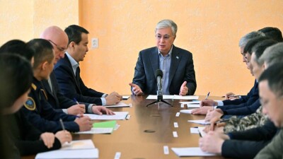 Президент провёл заседание оперативного штаба по ликвидации аварии на шахте имени Костенко