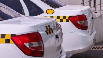 За 45 тысяч тенге довёз таксист иностранца из аэропорта до отеля в Астане