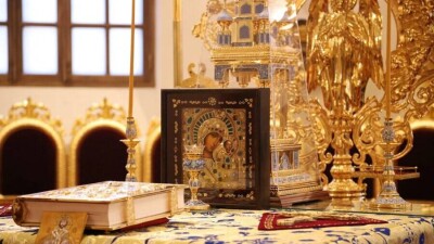 В Казани освятили написанную для Казахстана икону