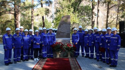 В Конаеве открыли памятник основателям Капшагайской ГЭС