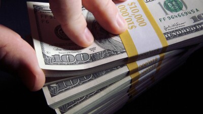 Сколько стоят доллар и рубль в обменниках Казахстана 21 июля