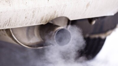 В Уральске четверо молодых людей отравились угарным газом в машине