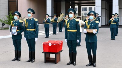 Останки казахстанского воина доставили на Родину из Молдовы