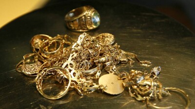 В Актобе сотрудница ломбарда присвоила 18 миллионов тенге