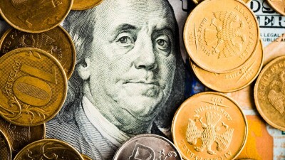 Сколько стоят доллар и рубль в обменниках Казахстана 16 апреля