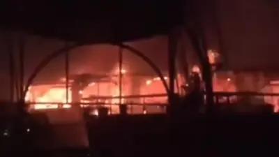 Как минимум 23 человека погибли в пожаре в ночном клубе на Гоа