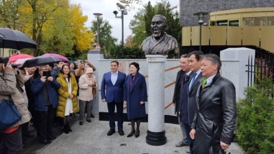 В Берлине открыли памятник Абаю Кунанбаеву