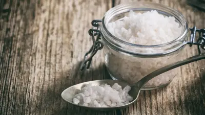 Дефицит соли в Актобе: казахстанский продукт в регионе почти в два раза дороже российского