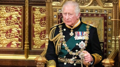 Карла III официально объявили монархом