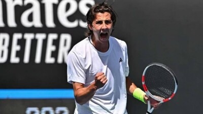 Казахстанец Шевченко с победы начал теннисный турнир в Майами