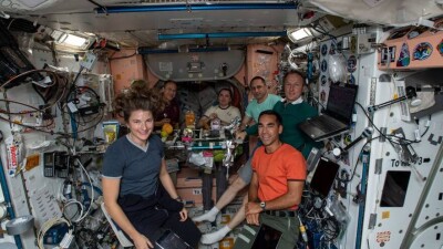 Новый год в космосе встретило рекордное количество землян