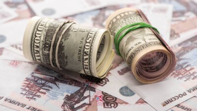 Сколько стоят доллар и рубль в обменниках Казахстана 24 ноября