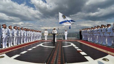 В Санкт-Петербурге и Кронштадте проходит главный военный парад ВМФ России