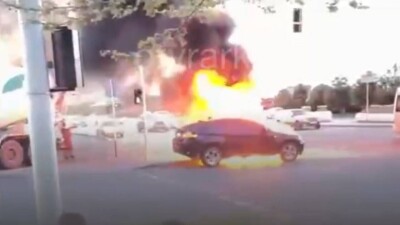 Автомобиль BMW сгорел дотла на улице Шымкента