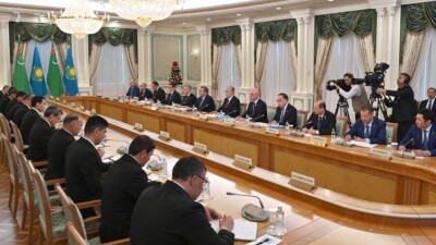Касым-Жомарт Токаев и Сердар Бердымухамедов провели переговоры в расширенном формате