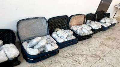 Двое казахстанцев пытались ввезти в страну 275 кг ювелирных изделий