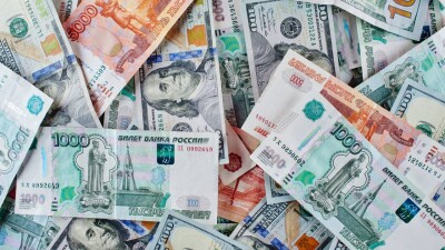 Сколько стоят доллар и рубль в обменниках Казахстана 30 июня