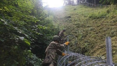 ЕС направит в Литву вертолёты для защиты от мигрантов