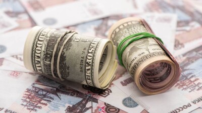 Сколько стоят доллар и рубль в обменниках Казахстана 12 мая