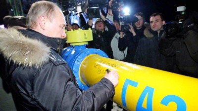 Путин разрешил недружественным странам рассчитываться за российский газ валютой